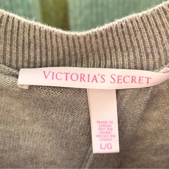 SOLD VS Cashmere Blend Open-Back Oversized Sweater| Size L - Picture 6 of 7